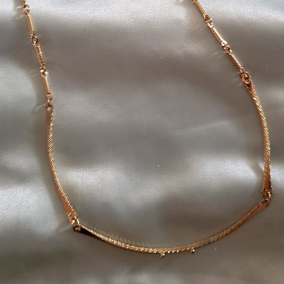 Sarah Coventry Gold Tone Necklace - Picture 4 of 7